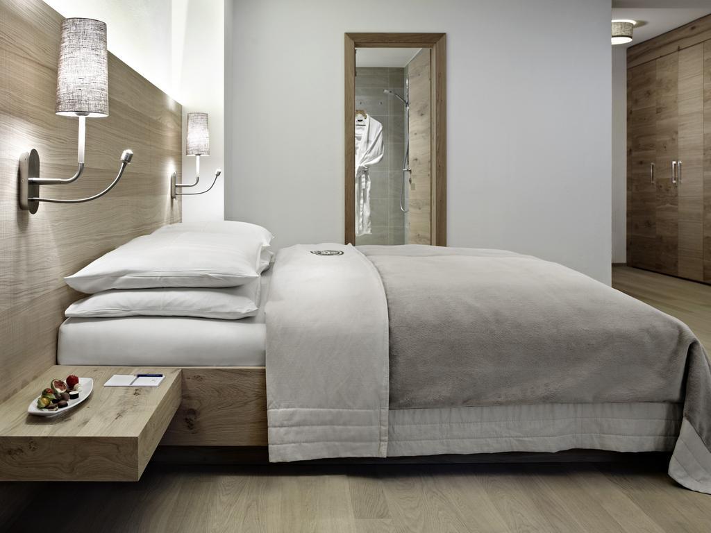 Schwarzer Adler Kitzbuehel - Adults Only Hotel Room photo